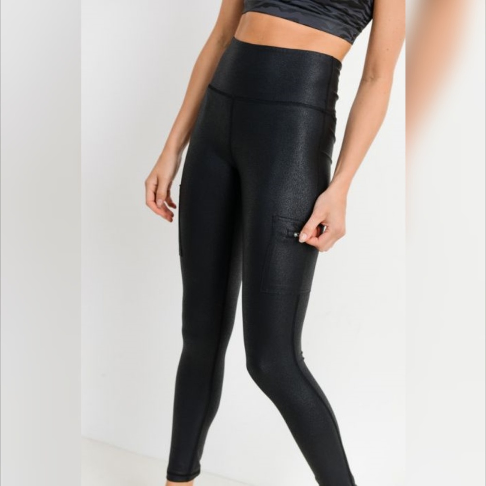 Triple Zippered Pocket Highwaist Foil Leggings